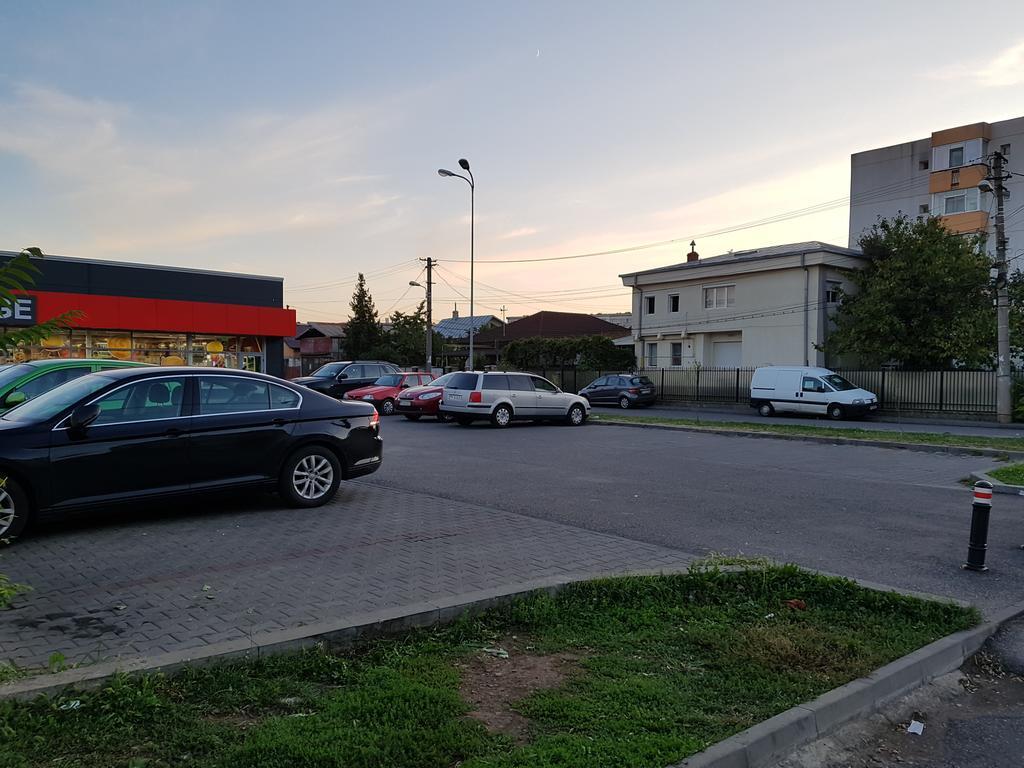 Woodstone Apartment Ploeszti Zewnętrze zdjęcie