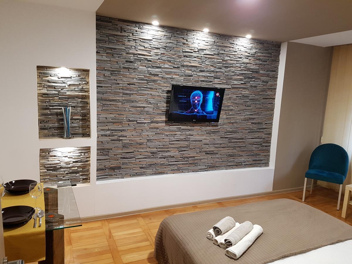 Woodstone Apartment Ploeszti Zewnętrze zdjęcie