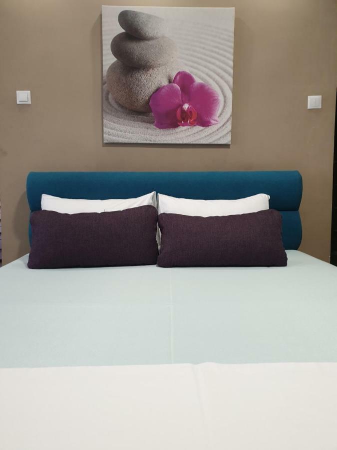 Woodstone Apartment Ploeszti Zewnętrze zdjęcie